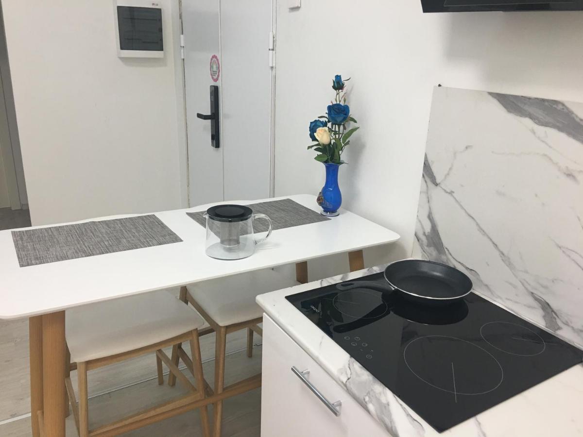 Smart Inn Рига Екстериор снимка